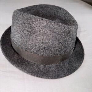 Bailey of Hollywood Size XLarge 100% Wool WYNN